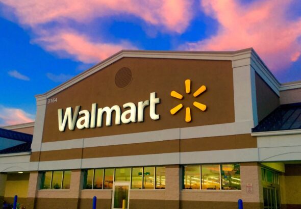 how much money does walmart make a day