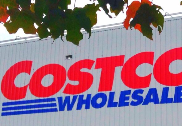 how does costco make money