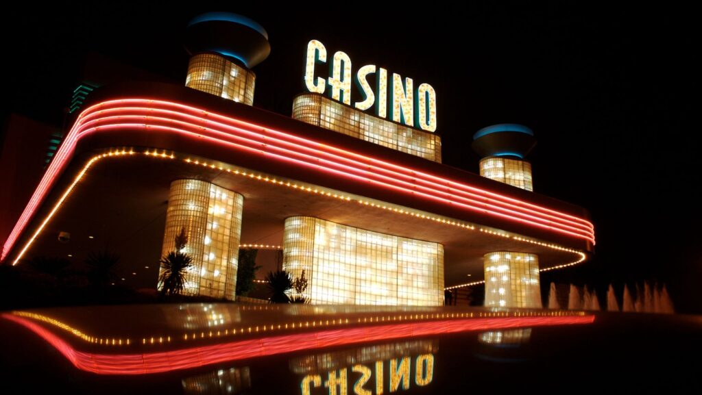 how much money does a casino make