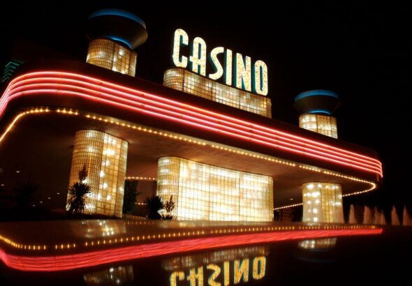 how much money does a casino make