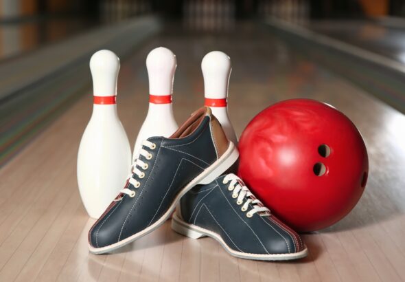 how much money does a professional bowler make