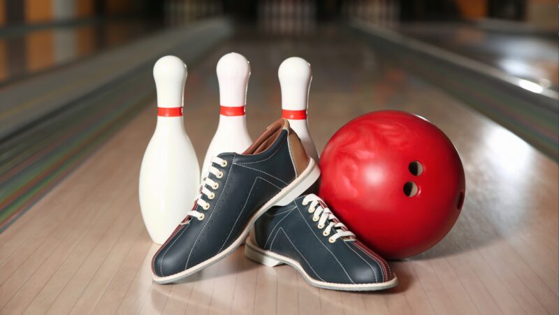 how much money does a professional bowler make