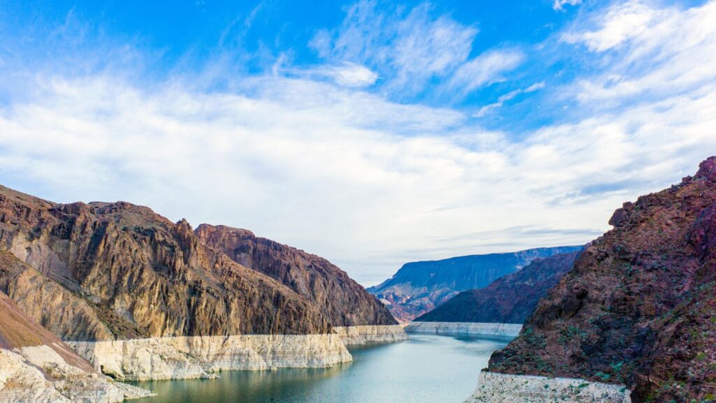 how much rain would it take to fill lake mead