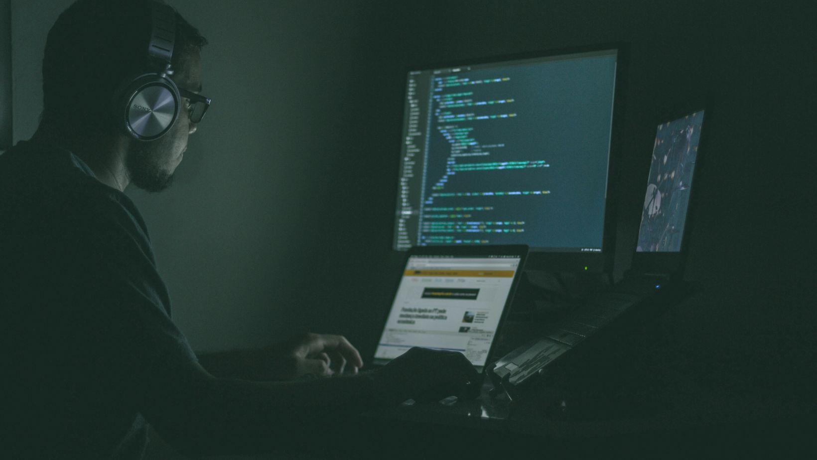 financial institution trading risk, trading communication compliance, financial risk management, trading visibility solutions, bank communication oversight, trading risk mitigation, financial communication monitoring, banking technology solutions, trading risk compliance tools, investment firm communication security